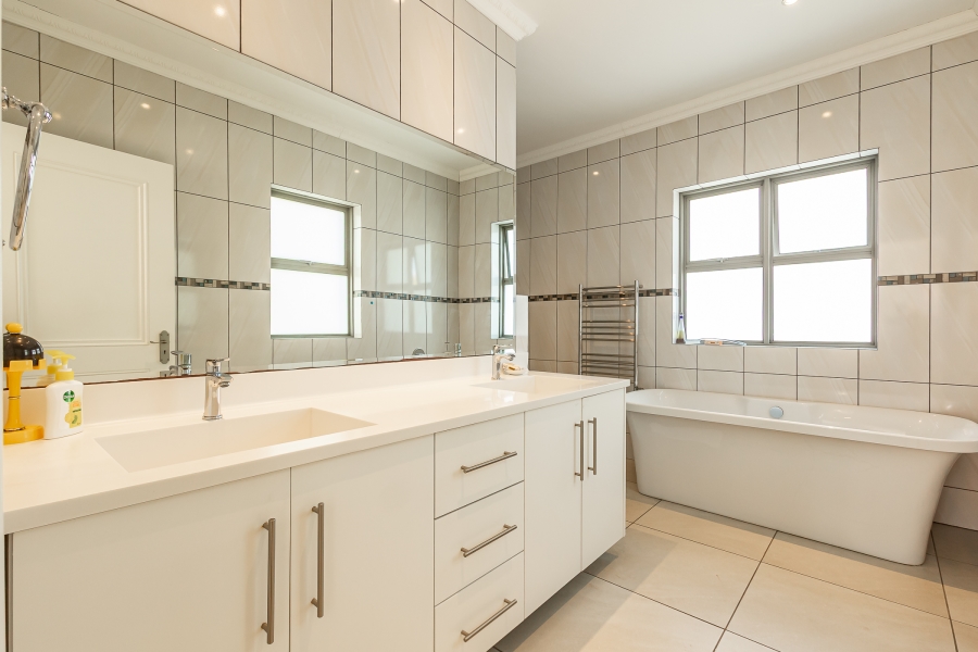 3 Bedroom Property for Sale in Claremont Upper Western Cape